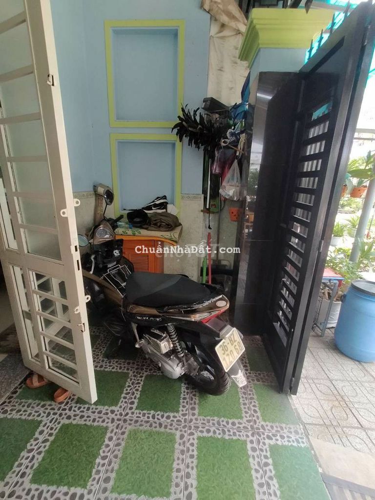 Nhà phố gần chợ Tân Long, ngã tư Chiêu Liêu, 110 Dĩ An