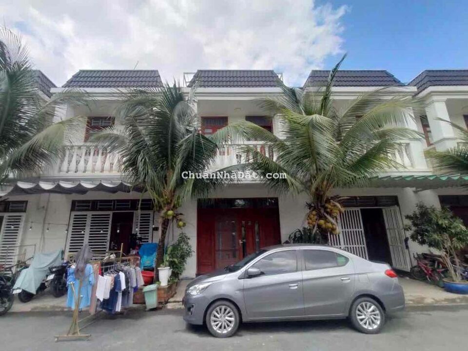 nhà phố Nhà KDC ChamPaCa Garden, P. Đông Hòa, Tp. Dĩ An.