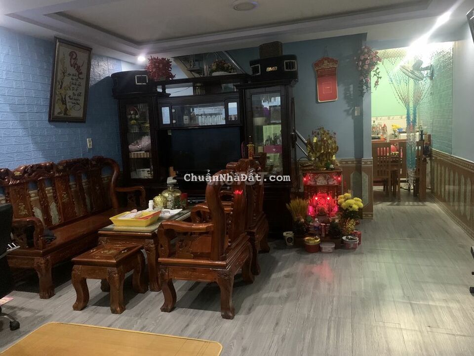 Bán nhà 70m2, 2 tầng, hẻm xe hơi 6m ngay Đ Nguyễn Tri Phương Dĩ An