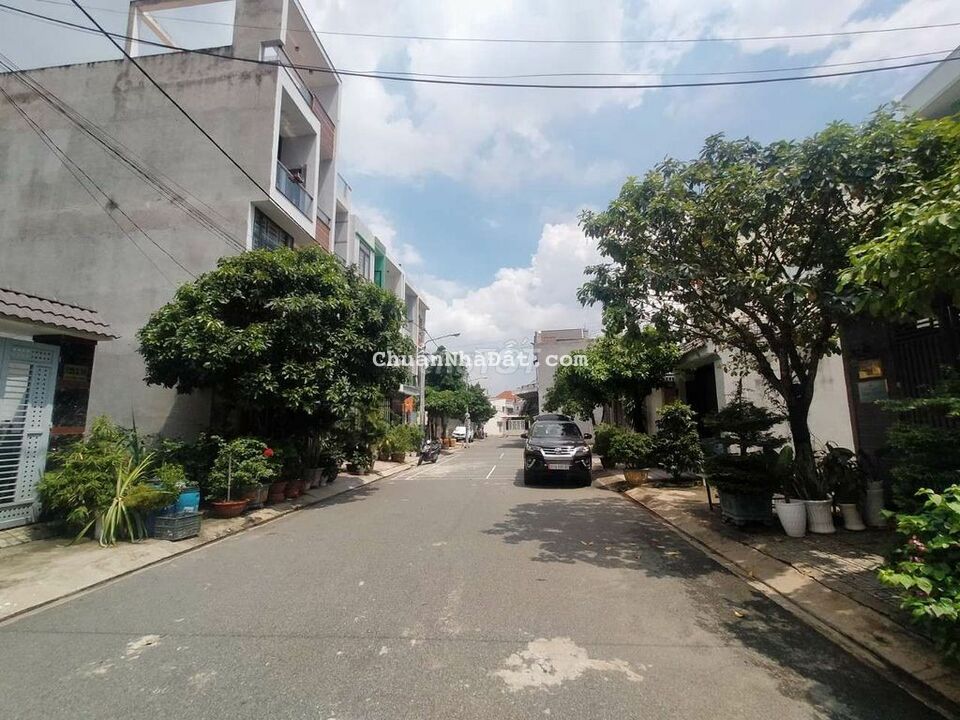 Nhà phố gần chợ Đông Hòa và làng đại học Quốc Gia HCM, 366 Dĩ An Nhà phố gần chợ Đông Hòa và làng đại học Quốc Gia HCM, 366 Dĩ An