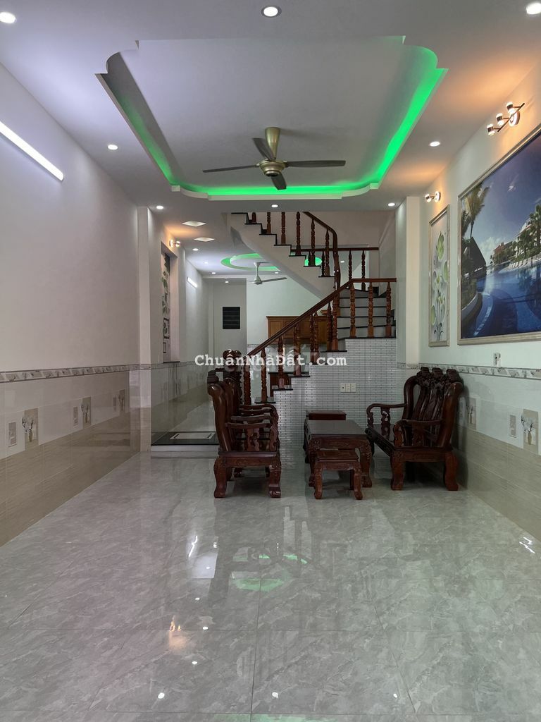 Nhà 1 trệt 2 lầu mặt tiền đường nhựa buôn bán Nhà 1 trệt 2 lầu mặt tiền đường nhựa buôn bán