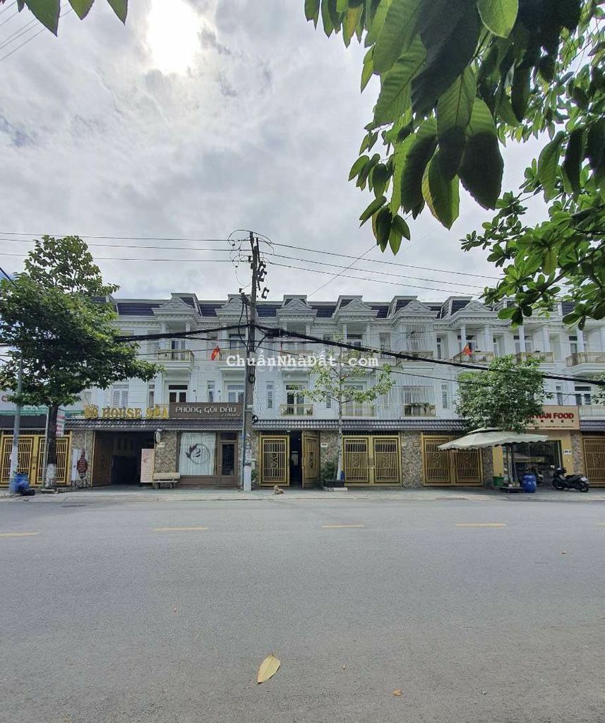 Nhà Phố 2Lầu mặt tiền KDC Hoàng Hùng đường Võ Thị Sáu p.Đông Hoà Dĩ An