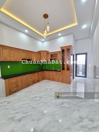 Bán nhà 1 trệt 2 lầu gần đường Trần Hưng Đạo phường Đông Hòa TP Dĩ An, nhà hoàn công LH: 0939555695