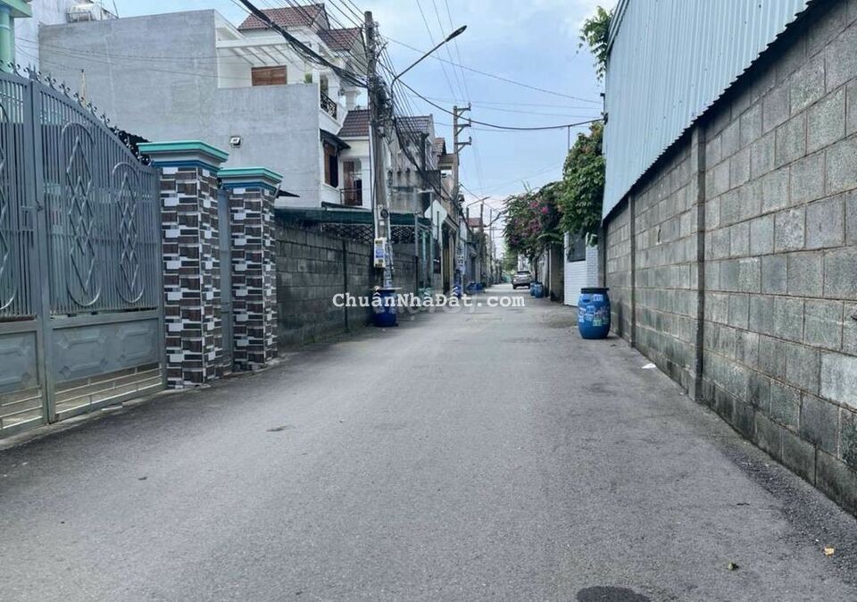 CHÍNH CHỦ BÁN GẤP NHÀ 2 LẦU MT NHỰA 6M SÂNVÂNĐỘNG