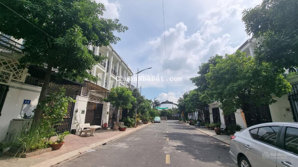 Bán rẻ căn nhà 1 trệt 2 lầu hoàn công Đông Hòa Dĩ An Bình Dương