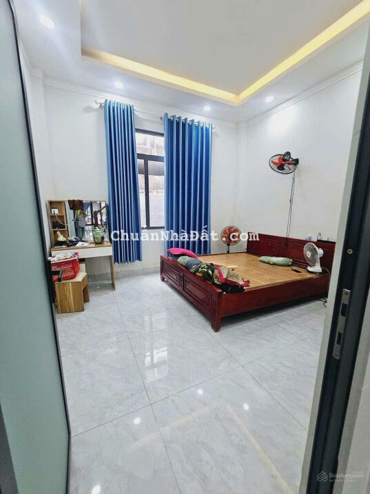 Bán rẻ căn nhà 1 trệt 2 lầu hoàn công Đông Hòa Dĩ An Bình Dương