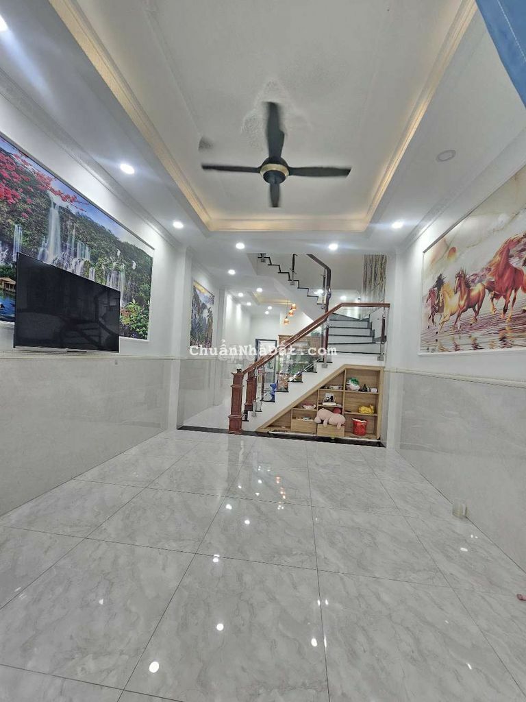 TÔI CẦN BÁB NHÀ 3 LẦU GẤP ĐÔNG HÒA ĐƯƠNG NHỰA 8M