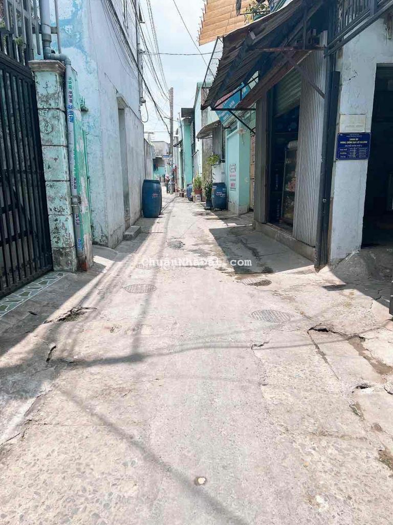 Nhà lầu trệt và 4phong trọ giá rẻ kcn sóng thần tp Dĩ An BD