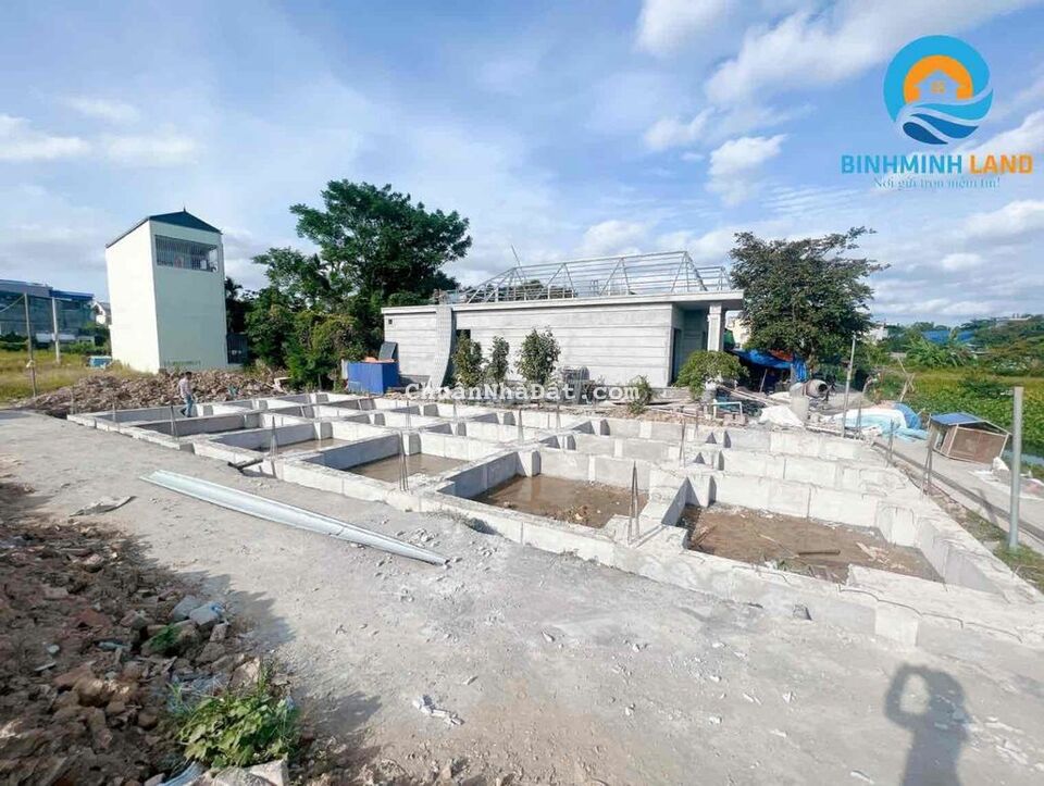 Nhà ngay trung tâm thị trấn an dương oto vào nhà