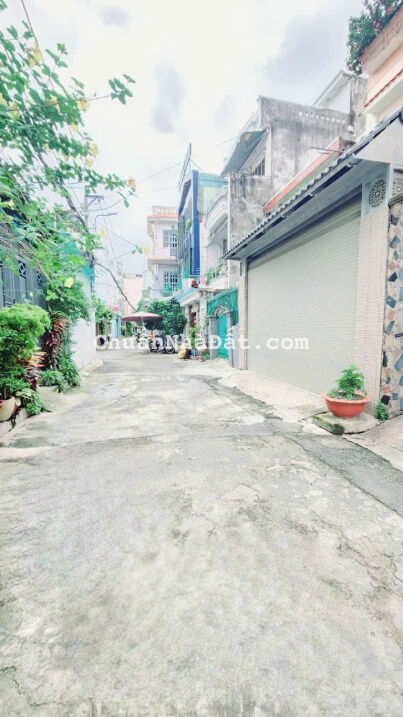 Nhà rẻ nhất Gò Vấp diện tích khủng(5m x 23m) thổ cư 90m2. Cách Dương Quảng Hàm 100m. Hẻm 6m cực đẹp Nhà rẻ nhất Gò Vấp diện tích khủng(5m x 23m) thổ cư 90m2. Cách Dương Quảng Hàm 100m. Hẻm 6m cực đẹp