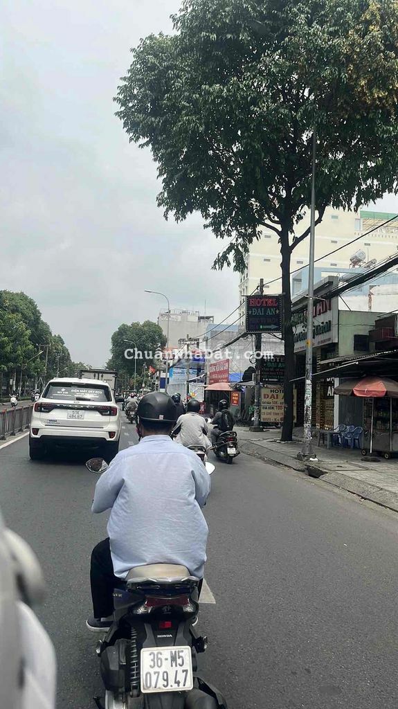 Mặt Tiền Phan Huy ích (4x33)1 lầu ngay Emart 13.1t