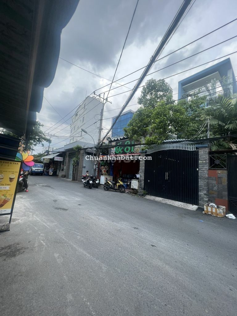 Mặt tiền Dương Quảng Hàm, 5x27m, ngay cổng ĐH Văn Lang, giá 13.5 tỷ