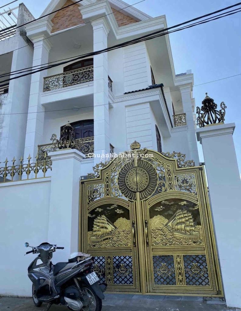 Biệt phủ 2 Mặt Tiền rộng thoáng 8x18m DQH P6 Gv Biệt phủ 2 Mặt Tiền rộng thoáng 8x18m DQH P6 Gv