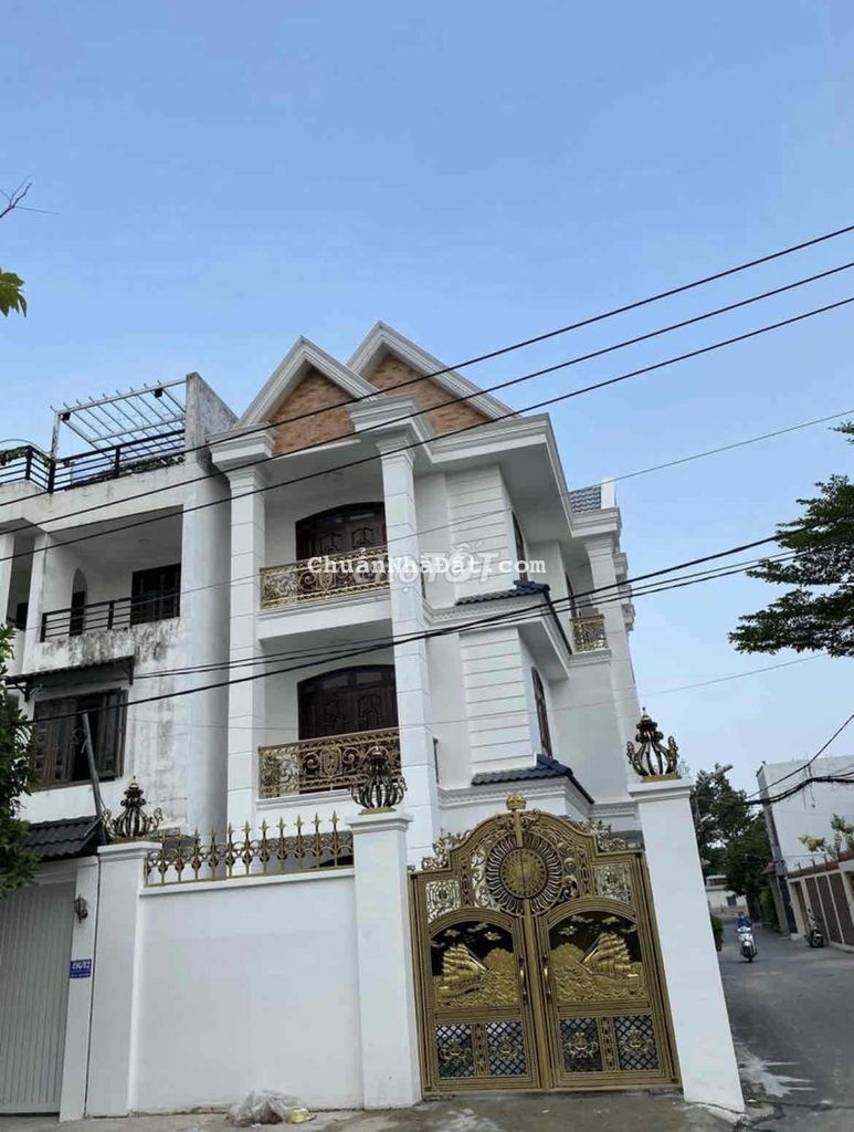 Biệt phủ 2 Mặt Tiền rộng thoáng 8x18m DQH P6 Gv Biệt phủ 2 Mặt Tiền rộng thoáng 8x18m DQH P6 Gv