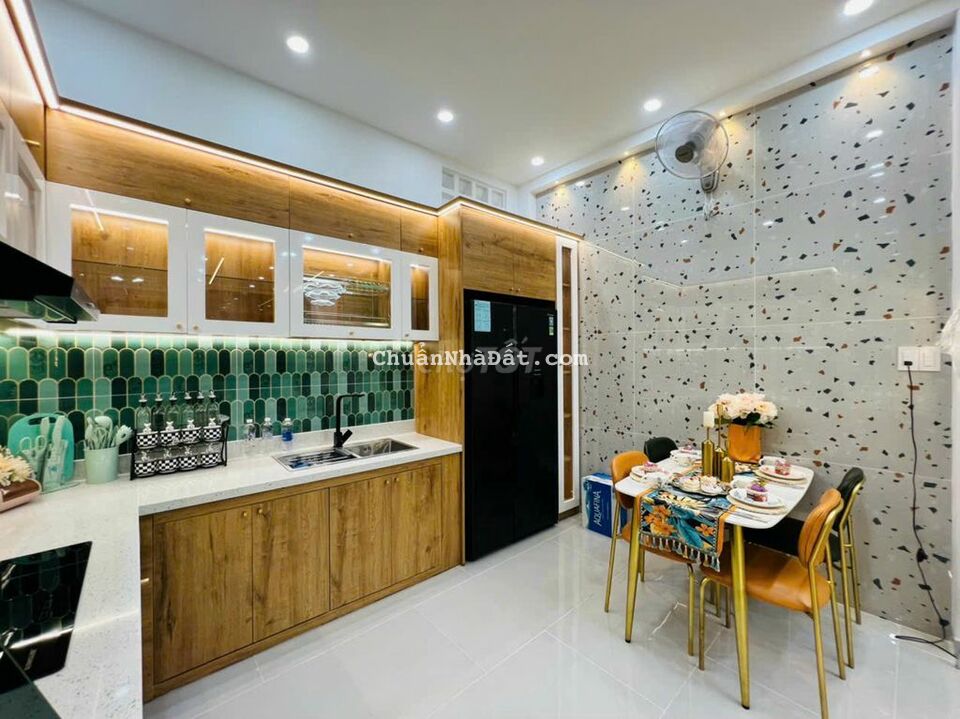 GÒ VẤP-PHƯỜNG 12-NHÀ MỚI XÂY FULL NỘI THẤT CỰC XỊN - 3 PHÒNG NGỦ