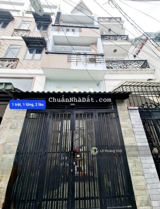 Hẻm xe hơi - 4 phòng ngủ - Dương Quảng Hàm