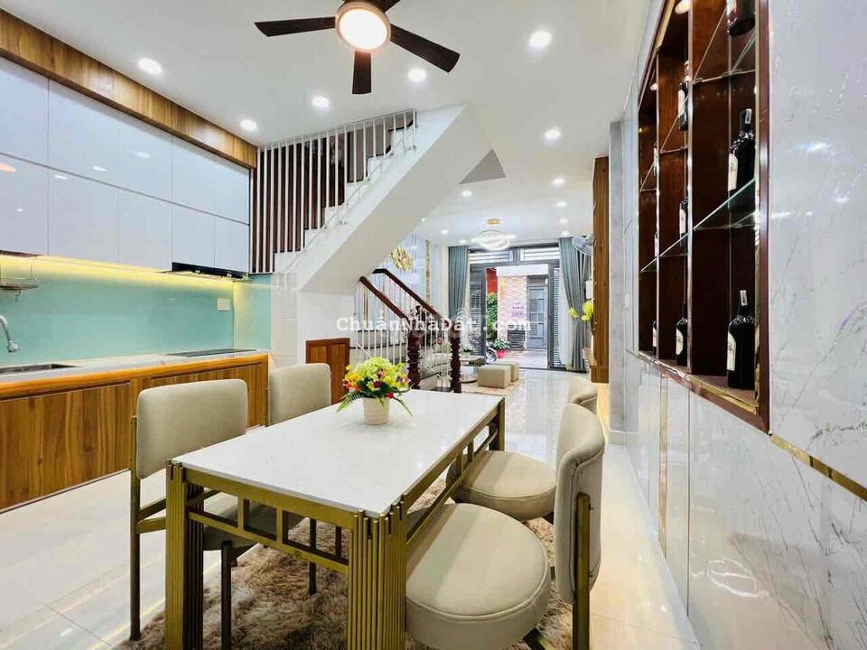 bán siêu phẩm HXH ngay CV Làng hoa vị trí đẹp