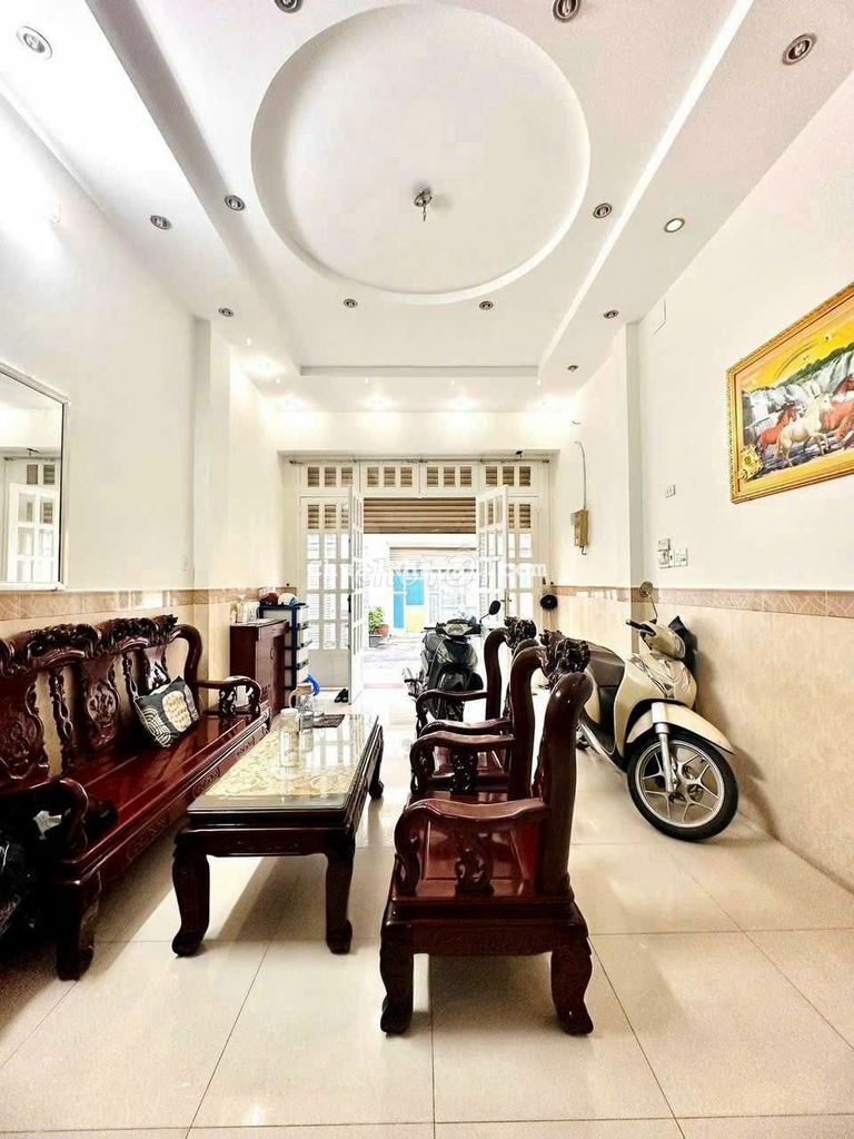 Lê Văn Thọ.Phường 8.dt 4x10.Hẻm 3m.sát MẶT TIỀN.đúc 1 lầu