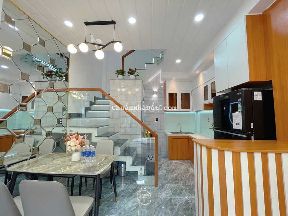 Bán nhà Nguyễn Du, P7, Gò Vấp, 4x9m, 3 lầu, 3pn 3wc = 4.65 tỷ