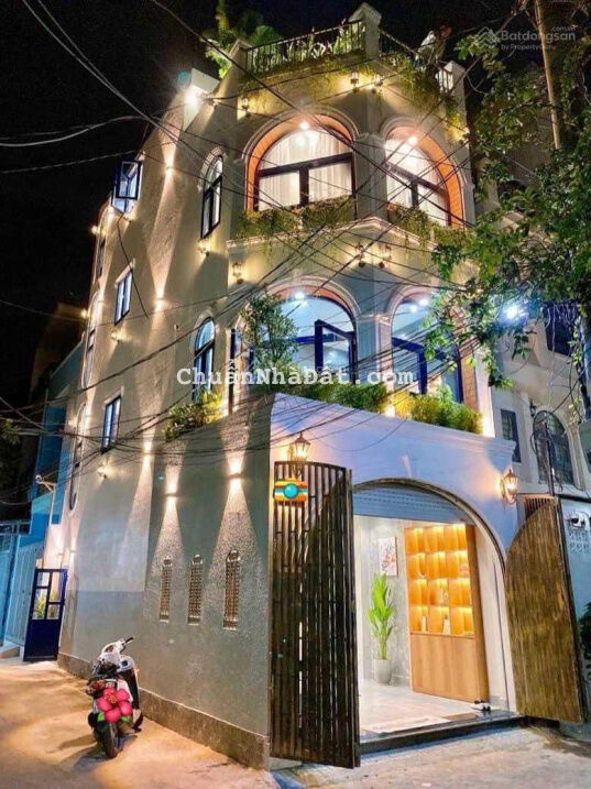 Cung điện về đêm, cạnh CV Làng Hoa Gò Vấp. 4.2 x11m (4tầng, 3pn). Chỉ 6.89 tỷ. 0972.708.409 Cung điện về đêm, cạnh CV Làng Hoa Gò Vấp. 4.2 x11m (4tầng, 3pn). Chỉ 6.89 tỷ. 0972.708.409