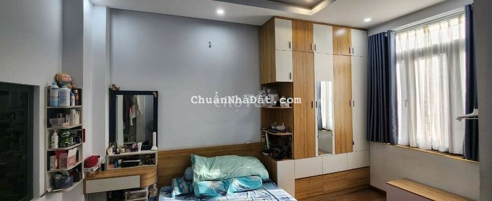 Gò Vấp - Gần BV Hồng Đức. Nhà 4 tầng - Hẻm thông thoáng.Chỉ nhỉnh 4 tỷ