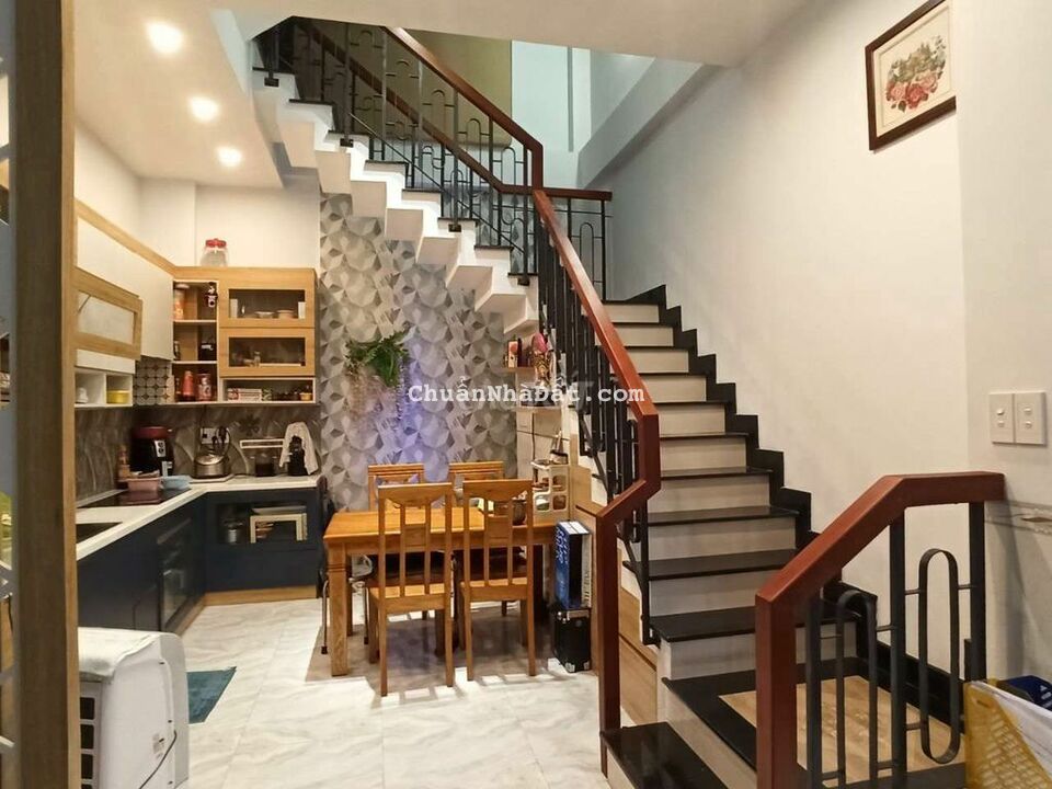 Gò Vấp - Gần BV Hồng Đức. Nhà 4 tầng - Hẻm thông thoáng.Chỉ nhỉnh 4 tỷ