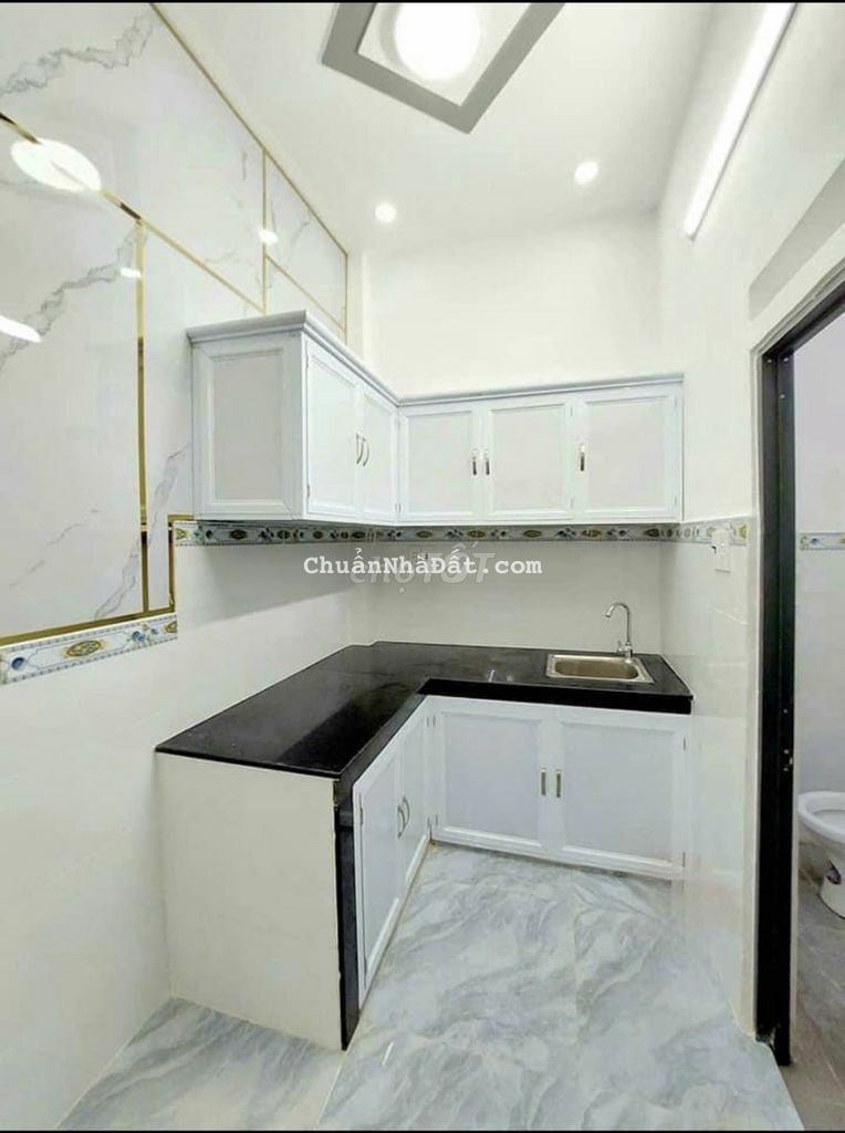 Cô lớn tuổi muốn bán nhanh căn nhà Nguyễn Thái Sơn, Gò Vấp