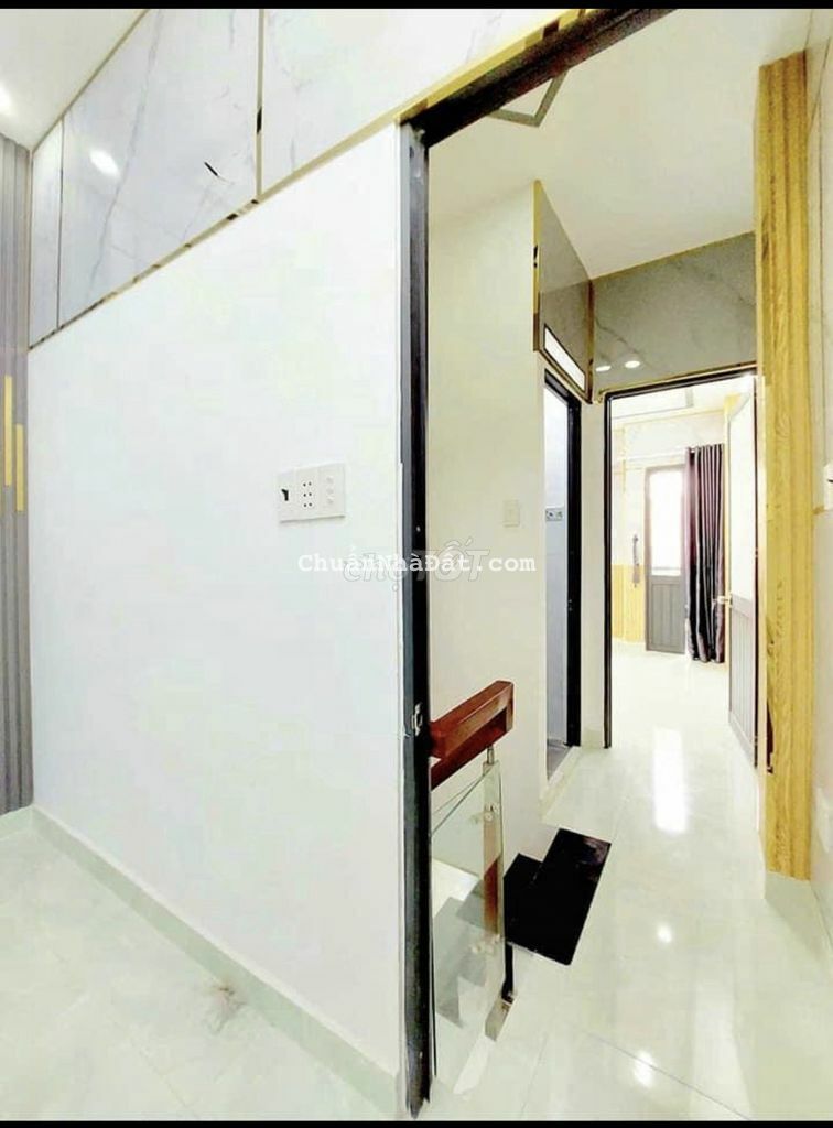 Cô lớn tuổi muốn bán nhanh căn nhà Nguyễn Thái Sơn, Gò Vấp