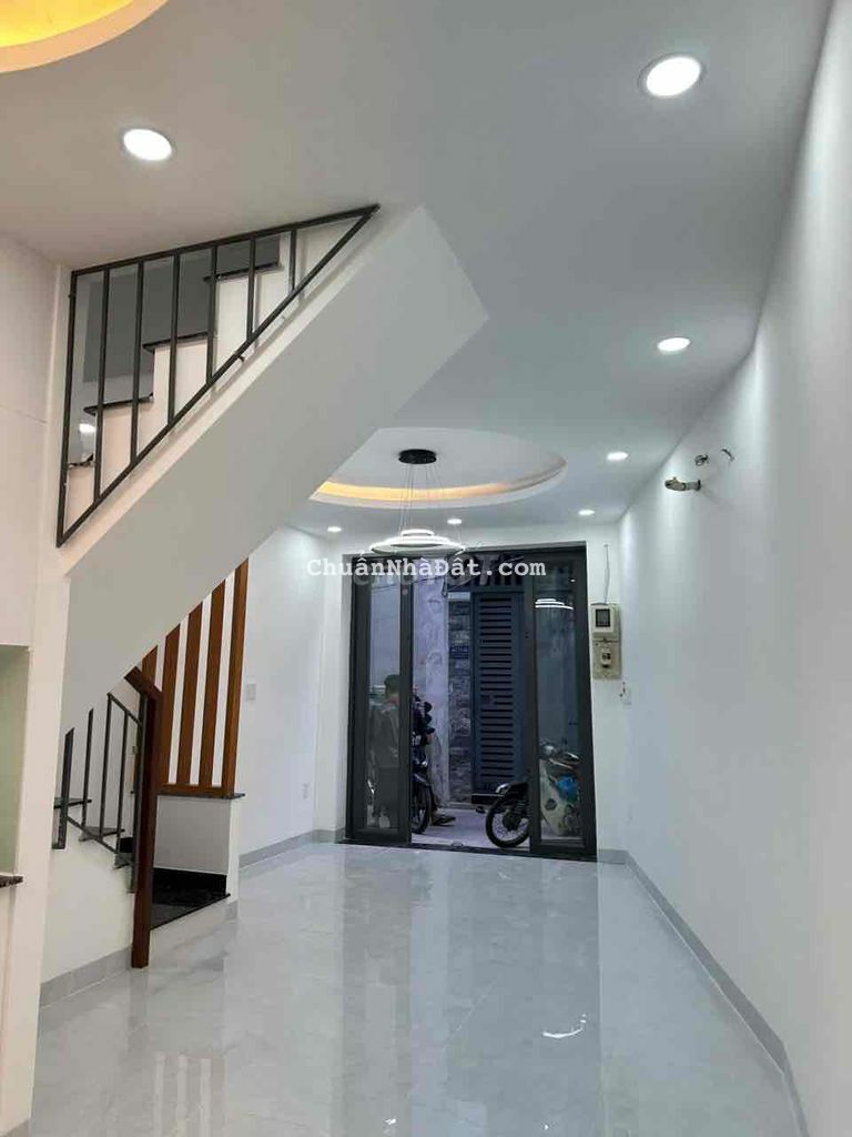 nhà đẹp ở ngay 51m2 3 tầng đường Lê Văn Công Gò Vấp