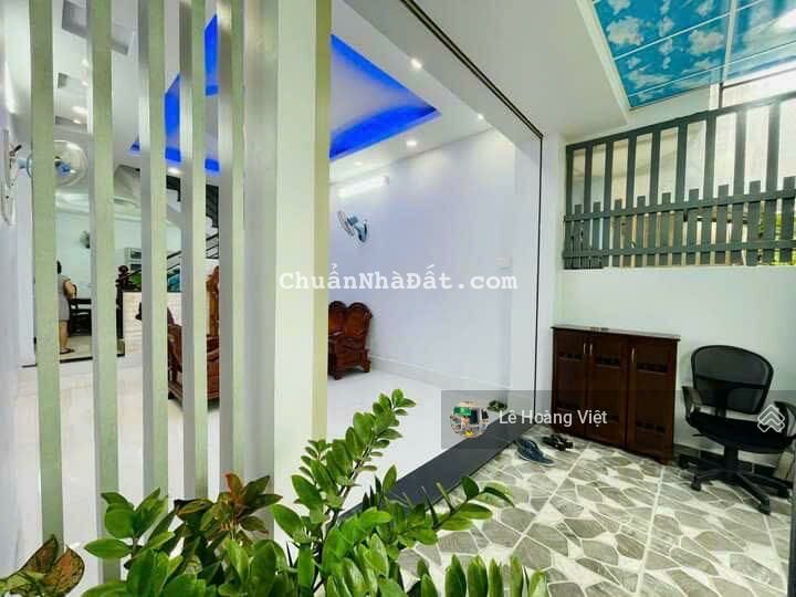 Nhà Nguyễn Thái Sơn P5 - đường xe tải vào nhà - nhà mới vào ở liền