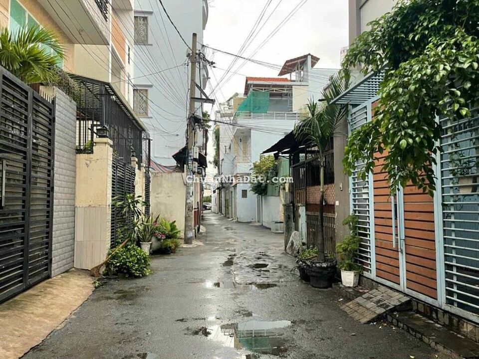 NHÀ DT LỚN ĐƯỜNG NGUYÊN HỒNG P1 , QUẬN - GV