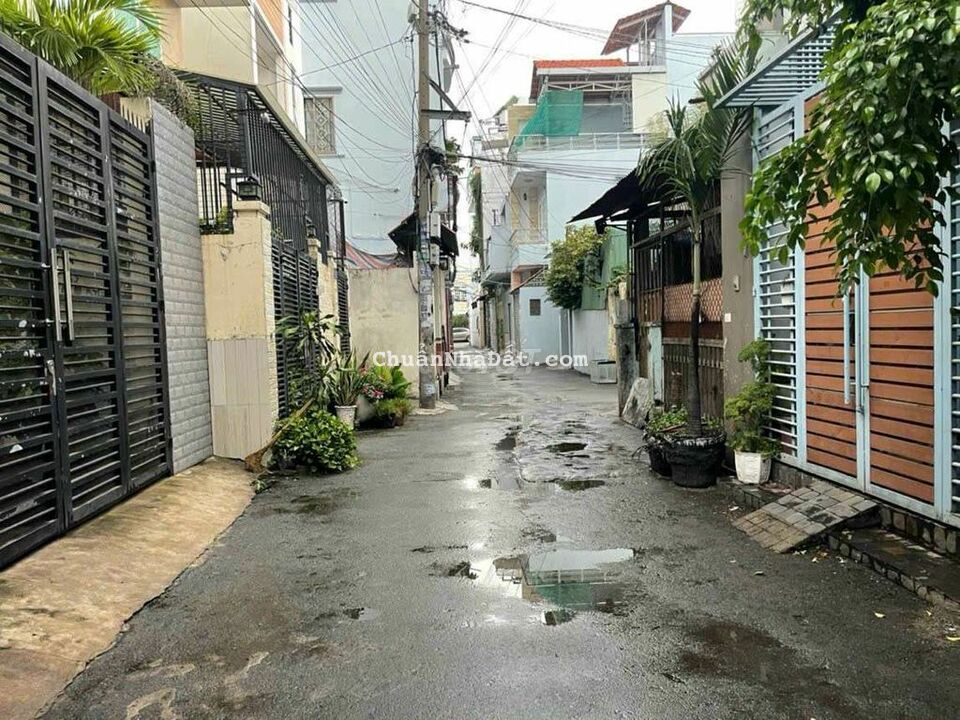 NHÀ DT LỚN ĐƯỜNG NGUYÊN HỒNG P1 , QUẬN - GV