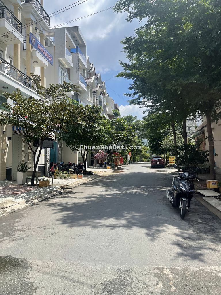 Bán nhà mới ngay Trường Huỳnh Văn Nghệ,4x15m,lửng,3 lầu đường 7m thông