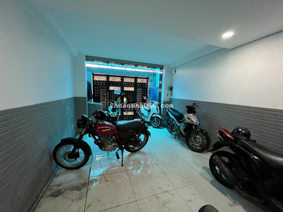 Bán nhà LÊ LỢI ngay trường ĐHCN 4x15m 1T4L, có 9 phòng cho thuê 40tr