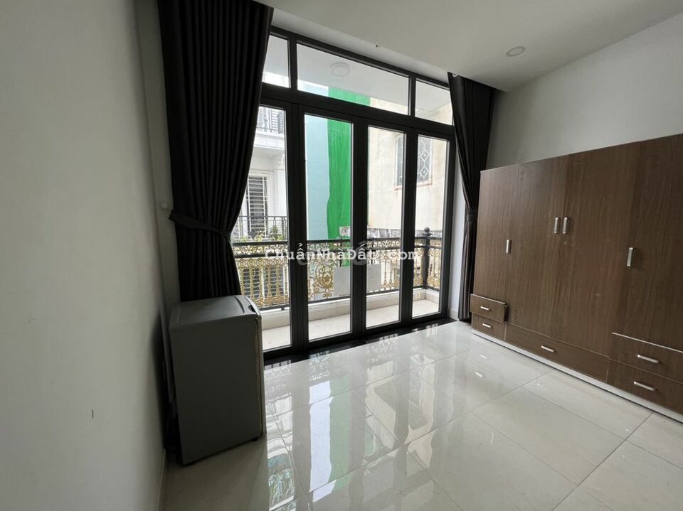 Bán nhà LÊ LỢI ngay trường ĐHCN 4x15m 1T4L, có 9 phòng cho thuê 40tr