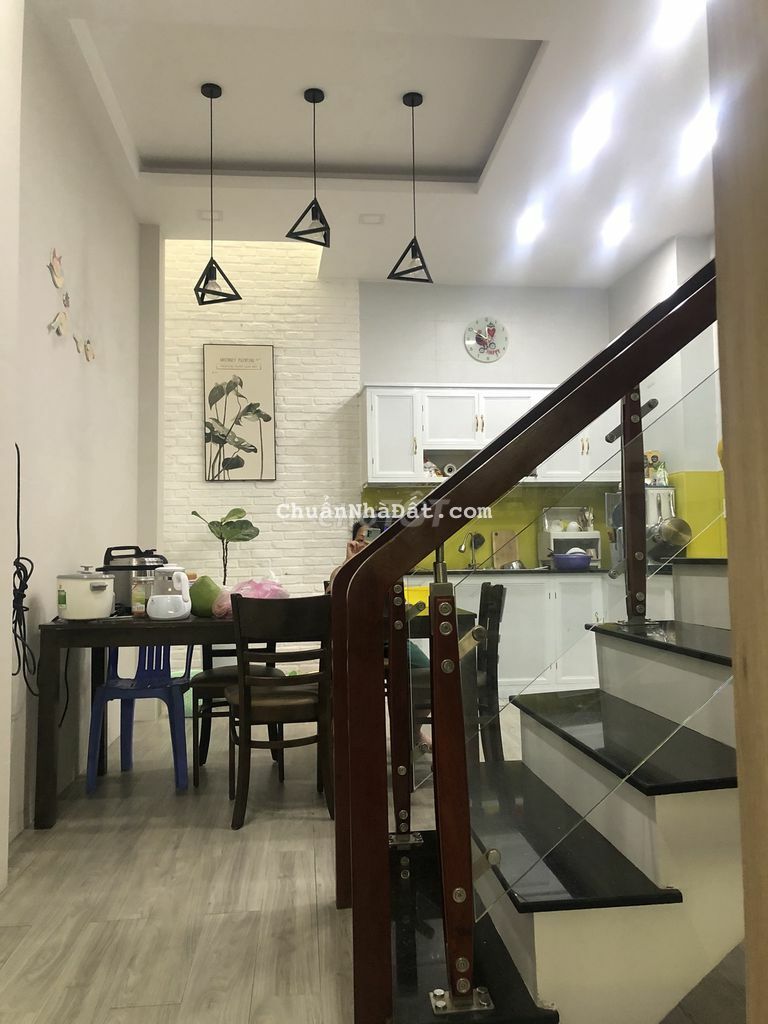 Bán Nhà HẺM XE TẢI 364/ Dương Quảng Hàm, P5, (4x14m) 4 tầng,chỉ 6,9 tỷ Bán Nhà HẺM XE TẢI 364/ Dương Quảng Hàm, P5, (4x14m) 4 tầng,chỉ 6,9 tỷ