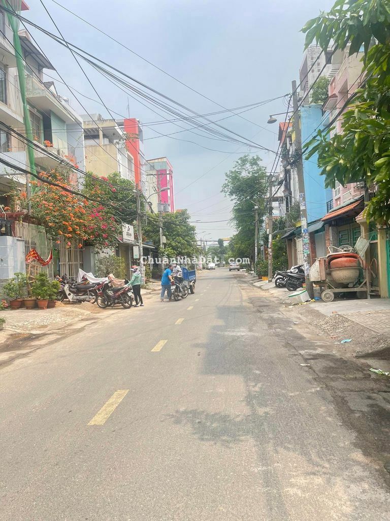 Bán nhà 4x20m,3lầu Nguyễn Văn Dung, đường nội bộ 12m thông