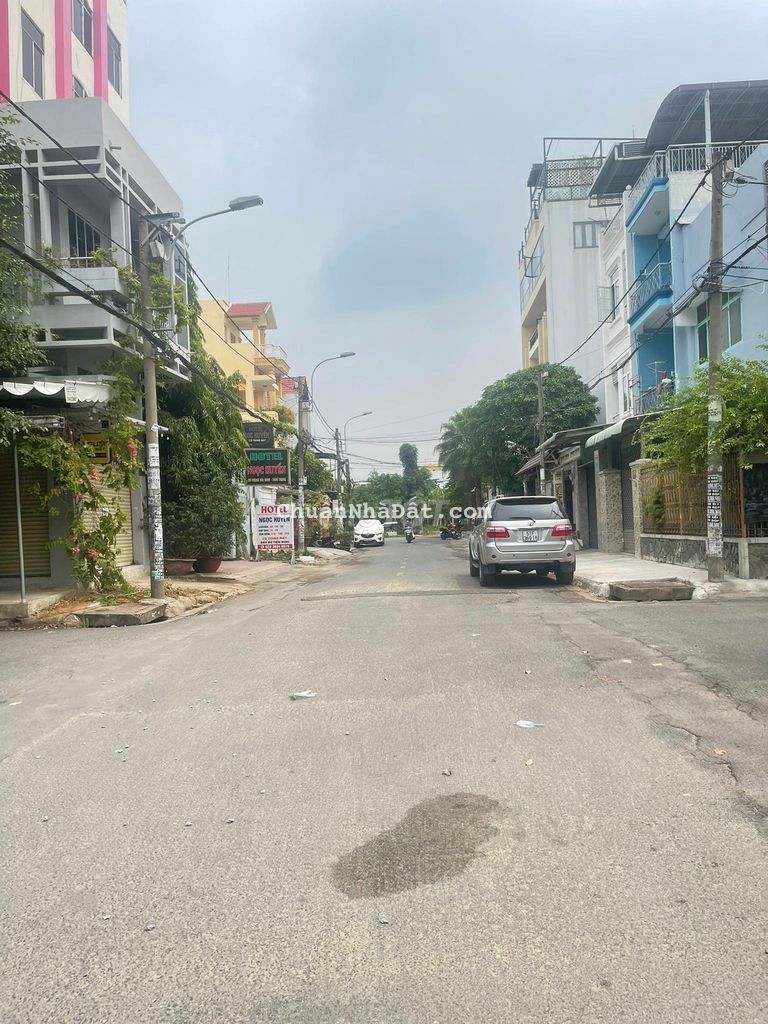 Bán nhà 4x20m,3lầu Nguyễn Văn Dung, đường nội bộ 12m thông