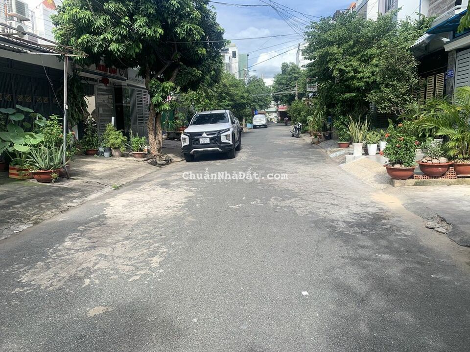 HXH 10m thông Lê đức thọ- khu tennis Hoàng Long 5x17m 10.5 tỷ HXH 10m thông Lê đức thọ- khu tennis Hoàng Long 5x17m 10.5 tỷ