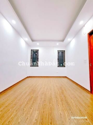 Bán nhà ngõ Minh Khai, quận HBT 30.2m2 x5T- Vài bước ra phố- View đẹp- MT5m giá chỉ 3.95 tỷ