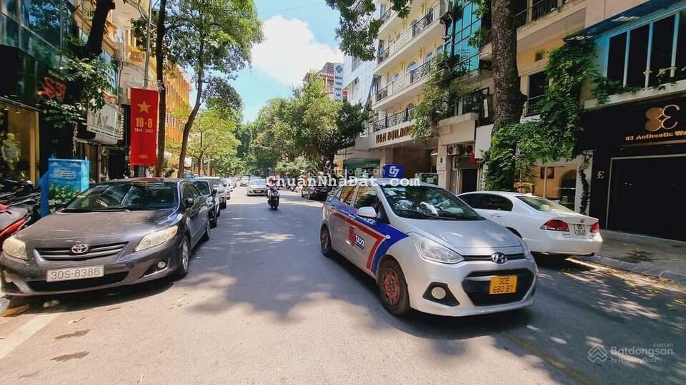 Bán gấp nhà siêu đẹp Nguyễn Du vừa ở vừa mở VP đỉnh quận Hai Bà Trưng. DT 37m2, 5T. Giá 11.2 tỷ