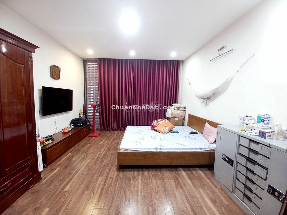 Bán nhà Bạch Mai - Dân xây ở ngay - Ngõ to - full nội thất -