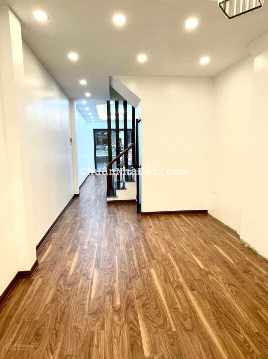 Bán nhà Phân lô mới đẹp phố 8/3, vỉa hè, Ôtô tránh VP, cty, kinh doanh đỉnh. DT 40m2, 5T.Giá 7.9 tỷ