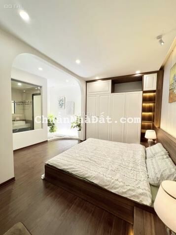 Bán nhà 42m2 Ngõ Quỳnh, Bạch Mai, Hai Bà Trưng- Ô tô đỗ -4 tầng MT4.2m- Giá chỉ 5.45 tỷ