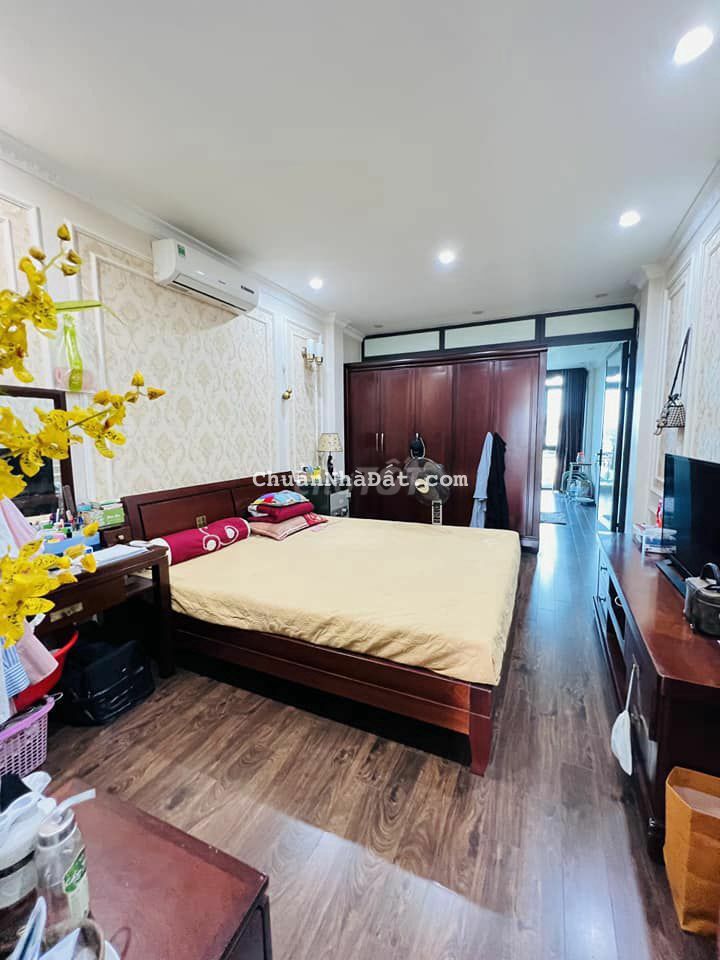 Bán nhà mặt phố Tây Kết-4 ô tô tránh-thang máy-43m2 x5T giá nhỉnh 7 tỷ