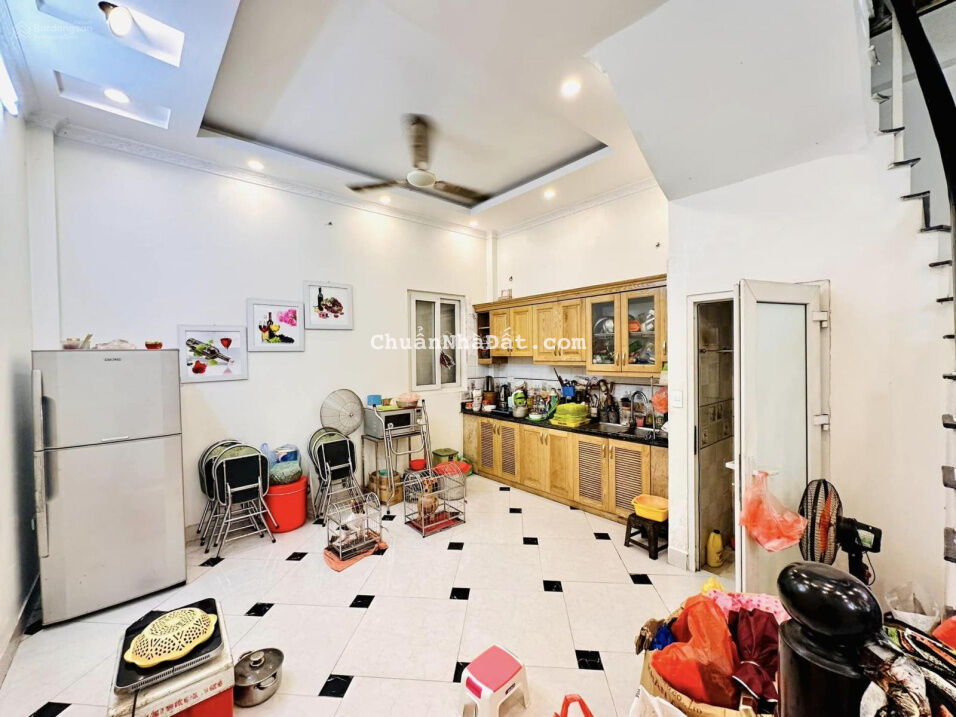 Bán nhà Trương Định, Hai Bà Trưng, hai thoáng, nhà đẹp, sổ nở hậu, 45m2*4T*MT 4.5m * 5.1 tỷ Bán nhà Trương Định, Hai Bà Trưng, hai thoáng, nhà đẹp, sổ nở hậu, 45m2*4T*MT 4.5m * 5.1 tỷ