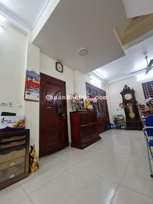 Bán nhà Minh Khai khu phân lô, ô tô tránh, lô góc. Nhà xịn chủ thiện chí