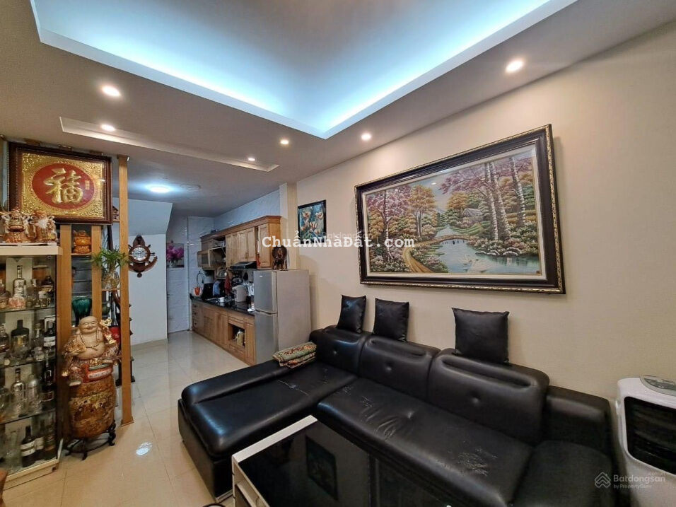 Bán nhanh nhà riêng phố Lò Đúc 50m2, 5 tầng, giá 5.7 tỷ. Ô tô gần nhà