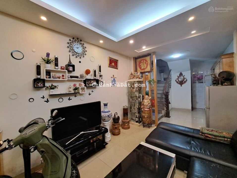 Bán nhanh nhà riêng phố Lò Đúc 50m2, 5 tầng, giá 5.7 tỷ. Ô tô gần nhà