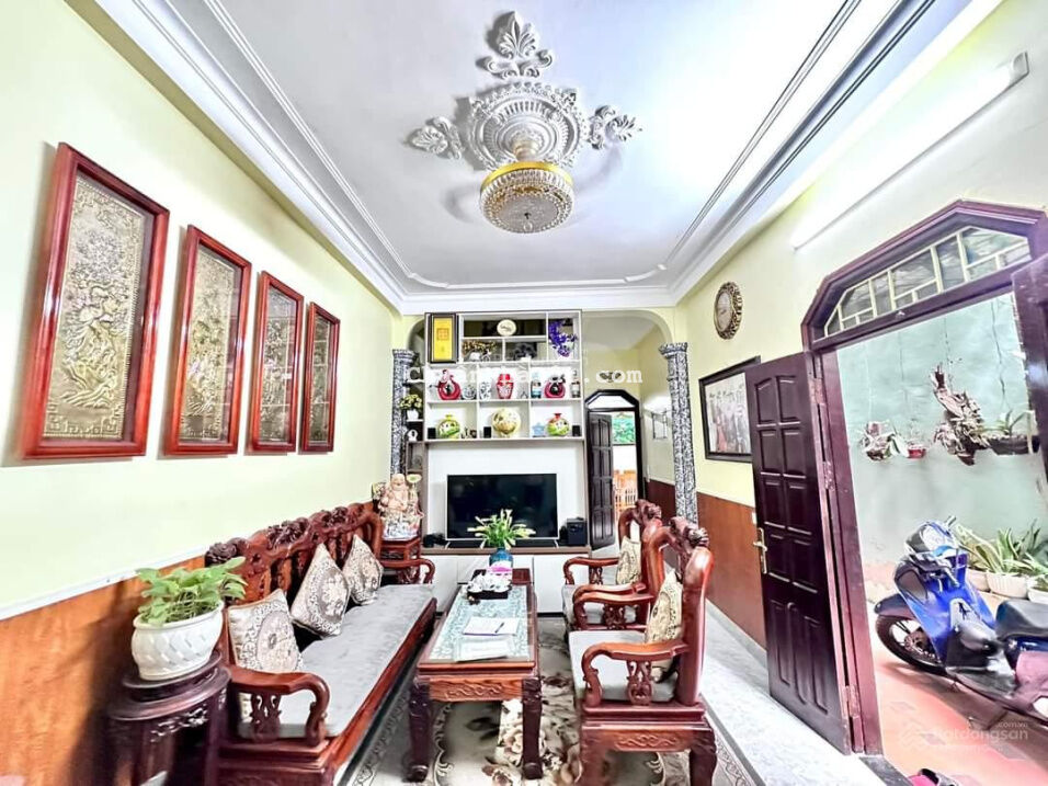 Bán nhà mặt ngõ Quỳnh VP, Cty kinh doanh siêu đỉnh quận Hai Bà Trưng. DT 50m2, 4T. Giá 6.9 tỷ